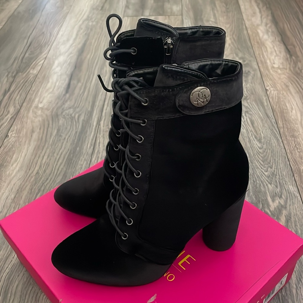 Catherine Melandrino - Velvet Boots
